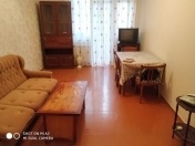 İcarəyə verilir 2 otaqlı 50 m2 köhnə tikili Memar Əcəmi m.