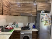 Satılır 2 otaqlı 60 m2 köhnə tikili Neapol dairəsi