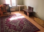 İcarəyə verilir 3 otaqlı 80 m2 köhnə tikili Xalqlar Dostluğu m.