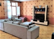 Satılır 4 otaqlı 100 m2 köhnə tikili Memar Əcəmi m.