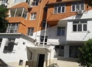 Satılır 2 otaqlı 60 m2 köhnə tikili Memar Əcəmi m.