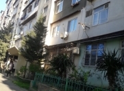 Satılır 5 otaqlı 130 m2 köhnə tikili İnşaatçılar m.