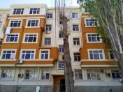 Satılır 2 otaqlı 60 m2 köhnə tikili Memar Əcəmi m.