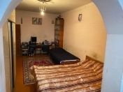 Satılır 2 otaqlı 65 m2 köhnə tikili 6 mkr