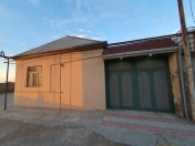 Satılır 4 otaqlı 100 m2 həyət evi Binə