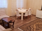İcarəyə verilir 2 otaqlı 100 m2 köhnə tikili Sahil m.