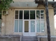 İcarəyə verilir 2 otaqlı 40 m2 ofis Nərimanov heykəli