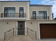 Satılır 6 otaqlı 220 m2 həyət evi Badamdar