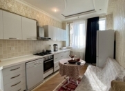 Satılır 2 otaqlı 80 m2 yeni tikili Elmlər Akademiyası m.