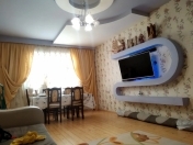 Satılır 4 otaqlı 110 m2 köhnə tikili Binə