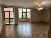 Satılır 4 otaqlı 220 m2 yeni tikili 28 May m.