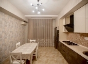 Satılır 3 otaqlı 140 m2 yeni tikili Səbail r.