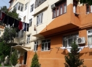 Satılır 2 otaqlı 60 m2 köhnə tikili Memar Əcəmi m.