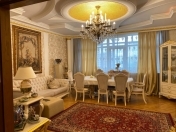 Satılır 3 otaqlı 160 m2 yeni tikili 28 May m.