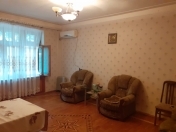 İcarəyə verilir 3 otaqlı 65 m2 köhnə tikili Qara Qarayev m.