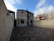Satılır 6 otaqlı 250 m2 həyət evi Qaraçuxur