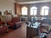 İcarəyə verilir 1 otaqlı 45 m2 ofis Şah İsmayıl Xətai m.