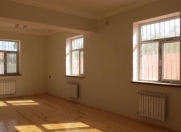 Satılır 4 otaqlı 198 m2 bağ evi Novxanı