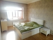 Satılır 5 otaqlı 104 m2 köhnə tikili Buzovna