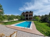 Satılır 8 otaqlı 500 m2 villa Novxanı