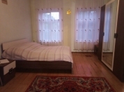 İcarəyə verilir 2 otaqlı 80 m2 həyət evi Qax