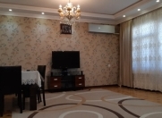 Satılır 4 otaqlı 125 m2 köhnə tikili Yasamal bazarı