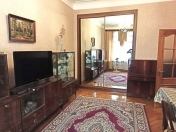 Satılır 3 otaqlı 102 m2 köhnə tikili Sahil m.