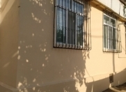 Satılır 2 otaqlı 60 m2 köhnə tikili Sərhədçi İdman kompleksi