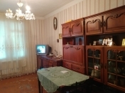 İcarəyə verilir 2 otaqlı 60 m2 köhnə tikili Memar Əcəmi m.