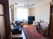 Satılır 2 otaqlı 80 m2 yeni tikili Qara Qarayev m.