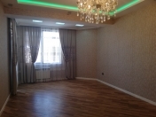 Satılır 2 otaqlı 90 m2 yeni tikili Gənclik m.