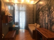 Satılır 4 otaqlı 170 m2 yeni tikili Elmlər Akademiyası m.