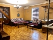 İcarəyə verilir 4 otaqlı 150 m2 köhnə tikili Şah İsmayıl Xətai m.