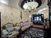 Satılır 2 otaqlı 100 m2 köhnə tikili Memar Əcəmi m.
