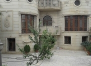 Satılır 15 otaqlı 550 m2 villa Y.Ramana