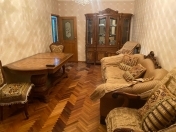 İcarəyə verilir 3 otaqlı 90 m2 köhnə tikili Qara Qarayev m.