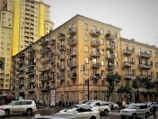 Satılır 3 otaqlı 100 m2 köhnə tikili Sahil m.