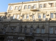 Satılır 2 otaqlı 85 m2 köhnə tikili Fəvvarələr meydanı