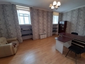 İcarəyə verilir 3 otaqlı 100 m2 ofis Nizami m.