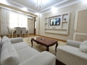 Satılır 3 otaqlı 90 m2 yeni tikili 28 May m.