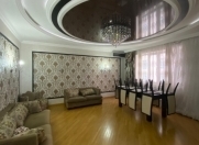 Satılır 3 otaqlı 140 m2 yeni tikili 28 May m.