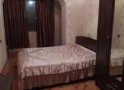 İcarəyə verilir 4 otaqlı 120 m2 köhnə tikili Elmlər Akademiyası m.