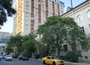 Satılır 4 otaqlı 200 m2 yeni tikili Nizami m.