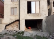 Satılır 7 otaqlı 350 m2 həyət evi Qaraçuxur