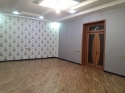 Satılır 6 otaqlı 250 m2 həyət evi Bakıxanov