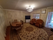 İcarəyə verilir 5 otaqlı 100 m2 köhnə tikili 6 mkr