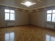 Satılır 2 otaqlı 106 m2 yeni tikili 28 May m.