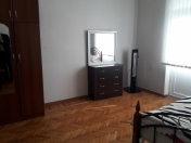 Satılır 2 otaqlı 60 m2 köhnə tikili Hüseyn Cavid parkı