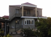 Satılır 8 otaqlı 1100 m2 bağ evi Novxanı