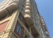 Satılır 4 otaqlı 170 m2 yeni tikili İnşaatçılar m.